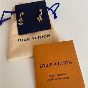 Louis Vuitton Jewelry - Louis Vuitton blooming earrings Louis Vuitton Jewelry - Louis Vuitton blooming earrings